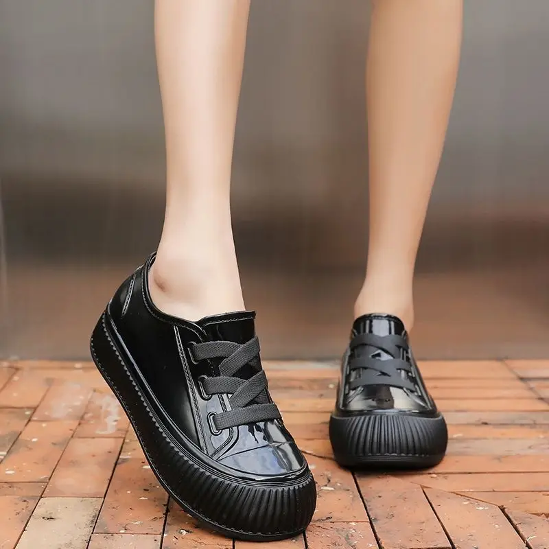 

Женские модные непромокаемые резиновые сапоги на толстой подошве с коротким валом, противоскользящие кухонные прочные модные новые непромокаемые сапоги 2025 года