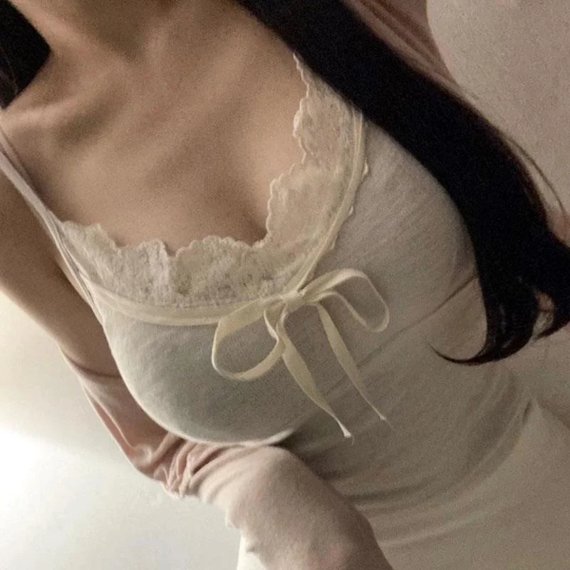Sexy Sweet Lace Trim Camisole Tank Top Highlighting Body Shape Commute Style for Women in Their 30s Regular Length Spring Wear