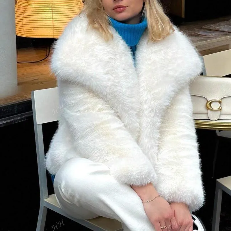 2025 Winter Womens Short Faux Fur Coat Fashionable Oversized Lapel Long Sleeve Warm Jacket Faux Fur Solid Color Tops