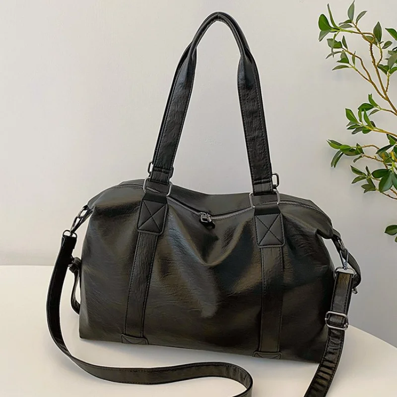 

Popular Messenger Bag For Women, Comfortable Leather Shoulder Strap, Famous Designer, Elegant Ladies Choice