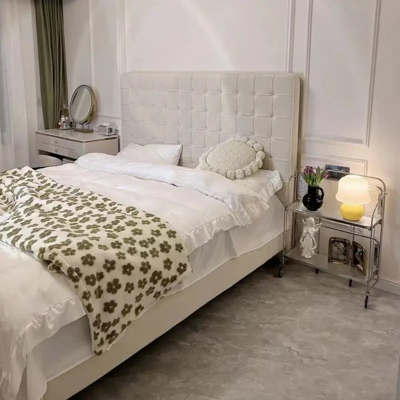 

Nordic, simple and modern, double bed Internet celebrity model room wedding bed