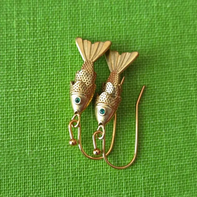 Bohemian-style Small Fish-shaped Earrings with Artificial Gemstones as Accents, Suitable for Ladies' Cocktail Party or Date Wear