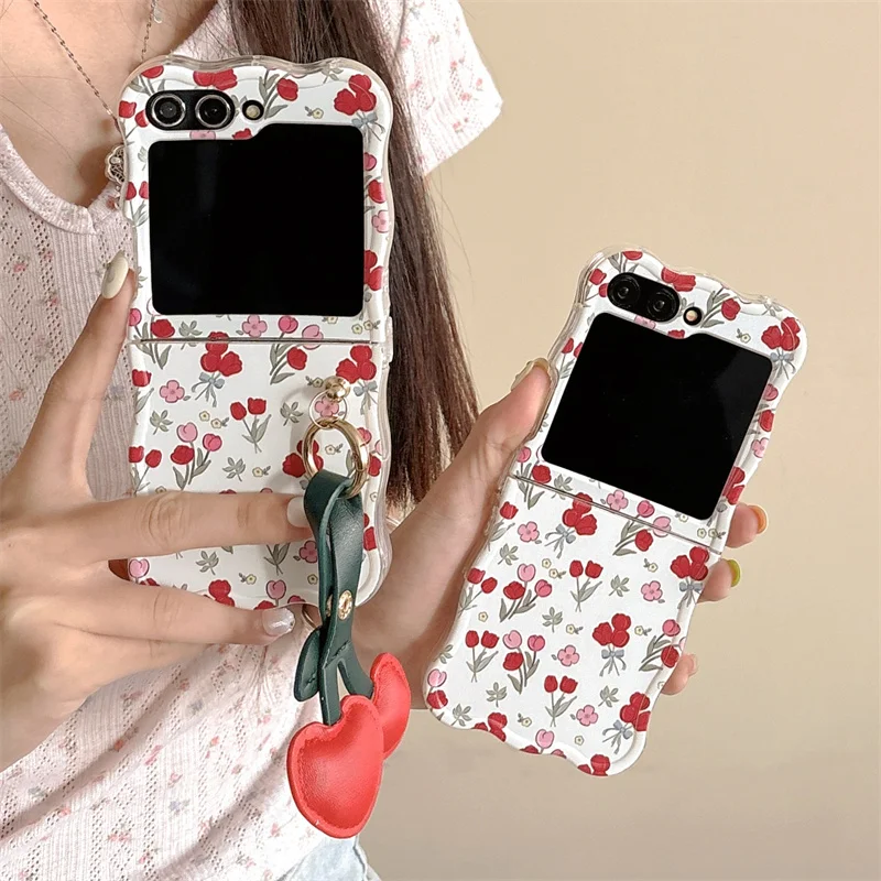 

Cute Flower Phone Case For Samsung Galaxy Z Flip 6 5 4 3 Cover with Cherry Pendant Silicone Cases For Z Flip5 Flip4 Flip6 5G