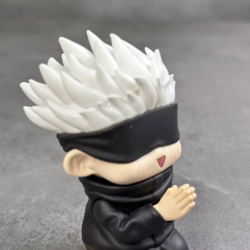Anime Jujutsu Kaisen Gojo Satoru carino posizione inginocchiata Action Figure PVC Modello Auto ornamento decorazione Giocattoli Decorazione da scrivania Regali