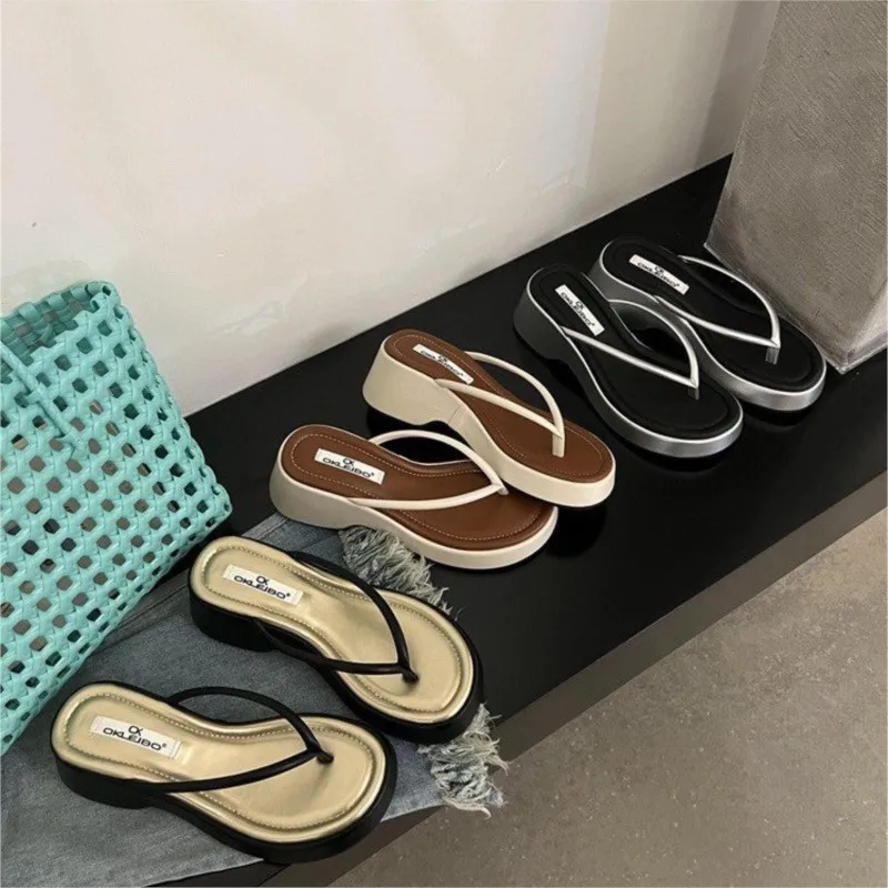 2024 summer new thick bottom wedge toe flip-flops fashion network red Korean version of flip-flops pine cake female slippers