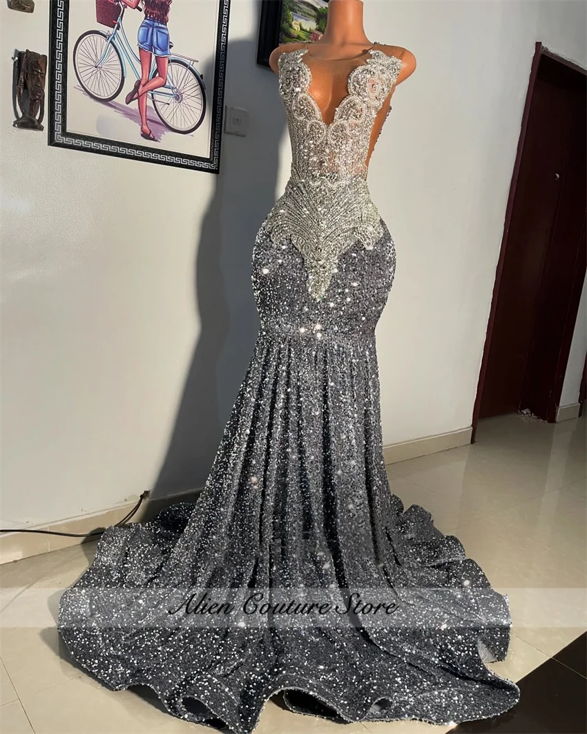 بريق الفضة فساتين لحضور الحفلات الموسيقية 2025 الفاخرة خرز كريستالي الترتر ثوب الماس رداء حفلات العودة للوطن مخصص