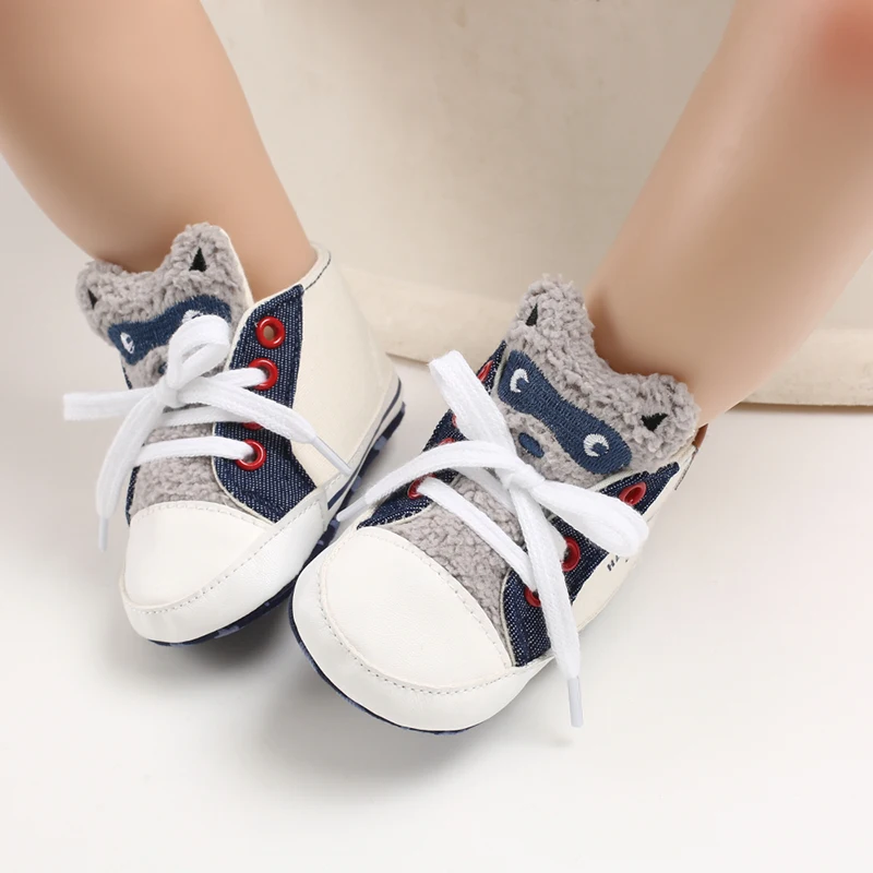 Neue, modische High-Top-Sneaker für Jungen, Mädchen, mit Cartoon-Motiven, lässig, weicher Stoffsohle, rutschfest, ideal als erste Schuhe zum Laufenlernen. – Detail 9