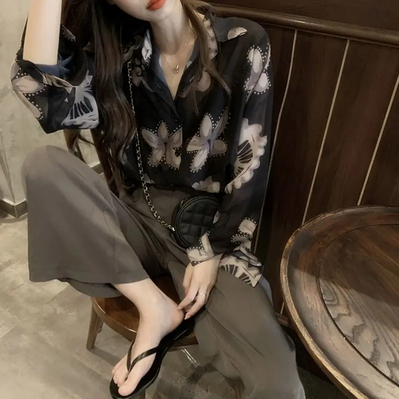 

2023 New Women Shirt Hong Kong Style Summer Chiffon Loose Beach Sunscreen Blouse Shirt Niche Long-sleeved Y2k Blouse Female