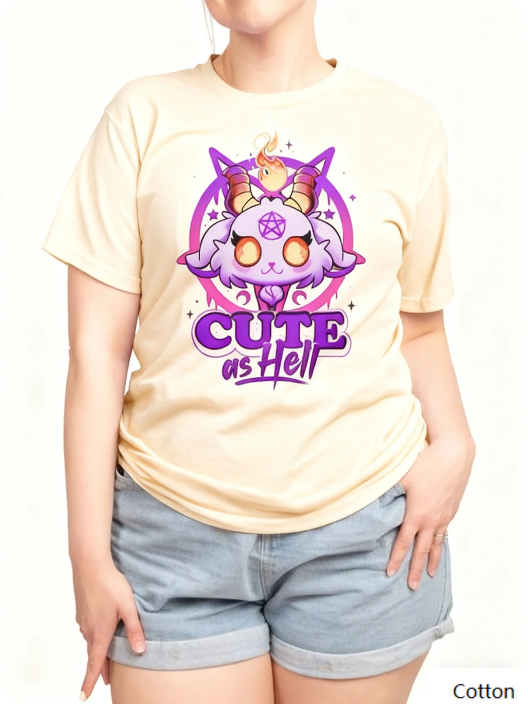 

Mystical Creature Dark Cute — тематическая хлопковая футболка с круглым вырезом, демонстрирующая уникальный дизайн милого мистического существа