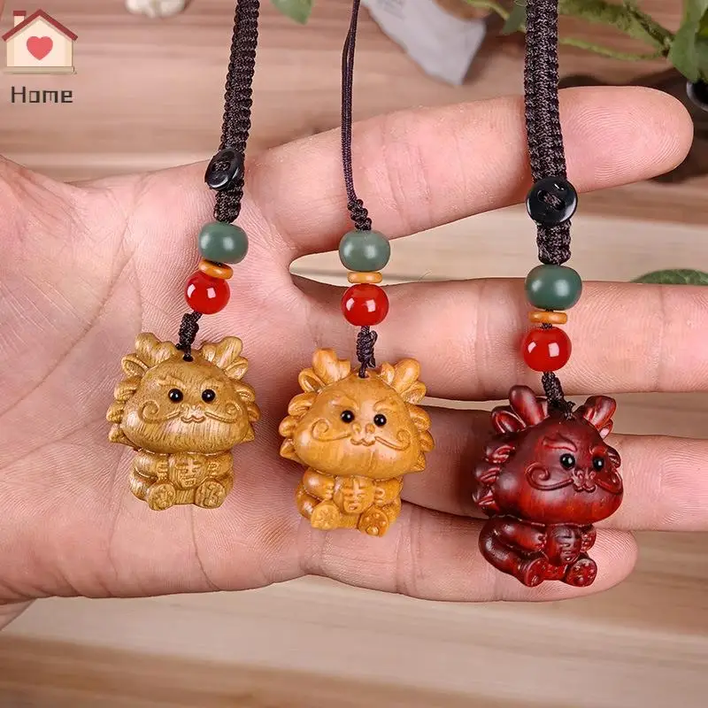 LLavero de estilo chino de sándalo, amuleto de buena suerte con dragón del zodiaco, tallado en madera colgante, llave de coche, decoración de mochila, 1 unidad