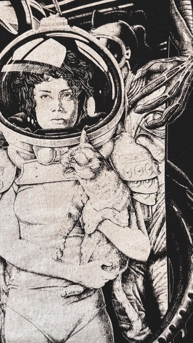 Alien || Ripley || Jonesy || Sci-fi Horror - T-shirt