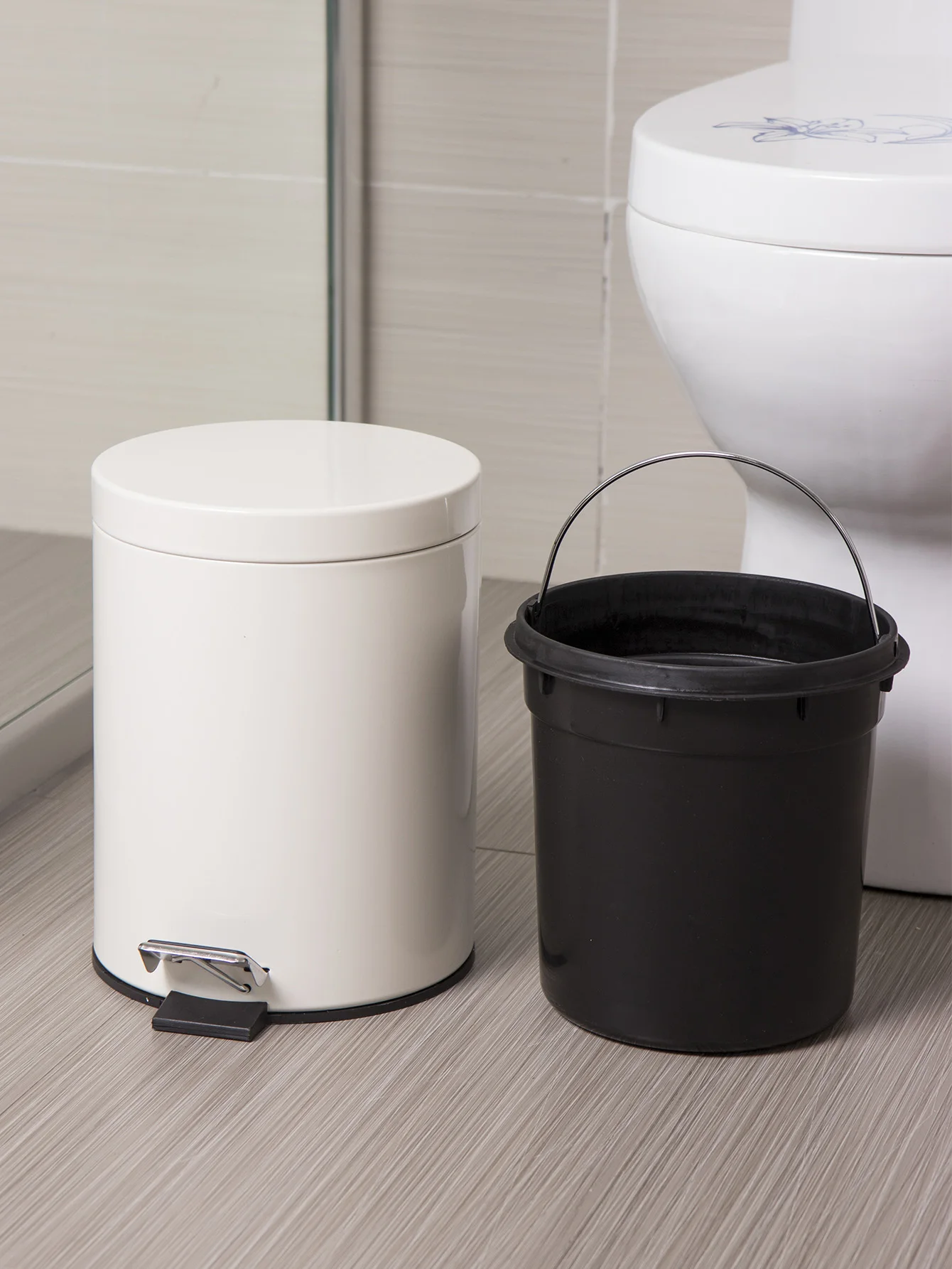 1 Pc 5L White Round Lidded Trash Can Foot Pedal Garbage Bin with Removable Liner Bucket for Kitchen Bathroom Hotel