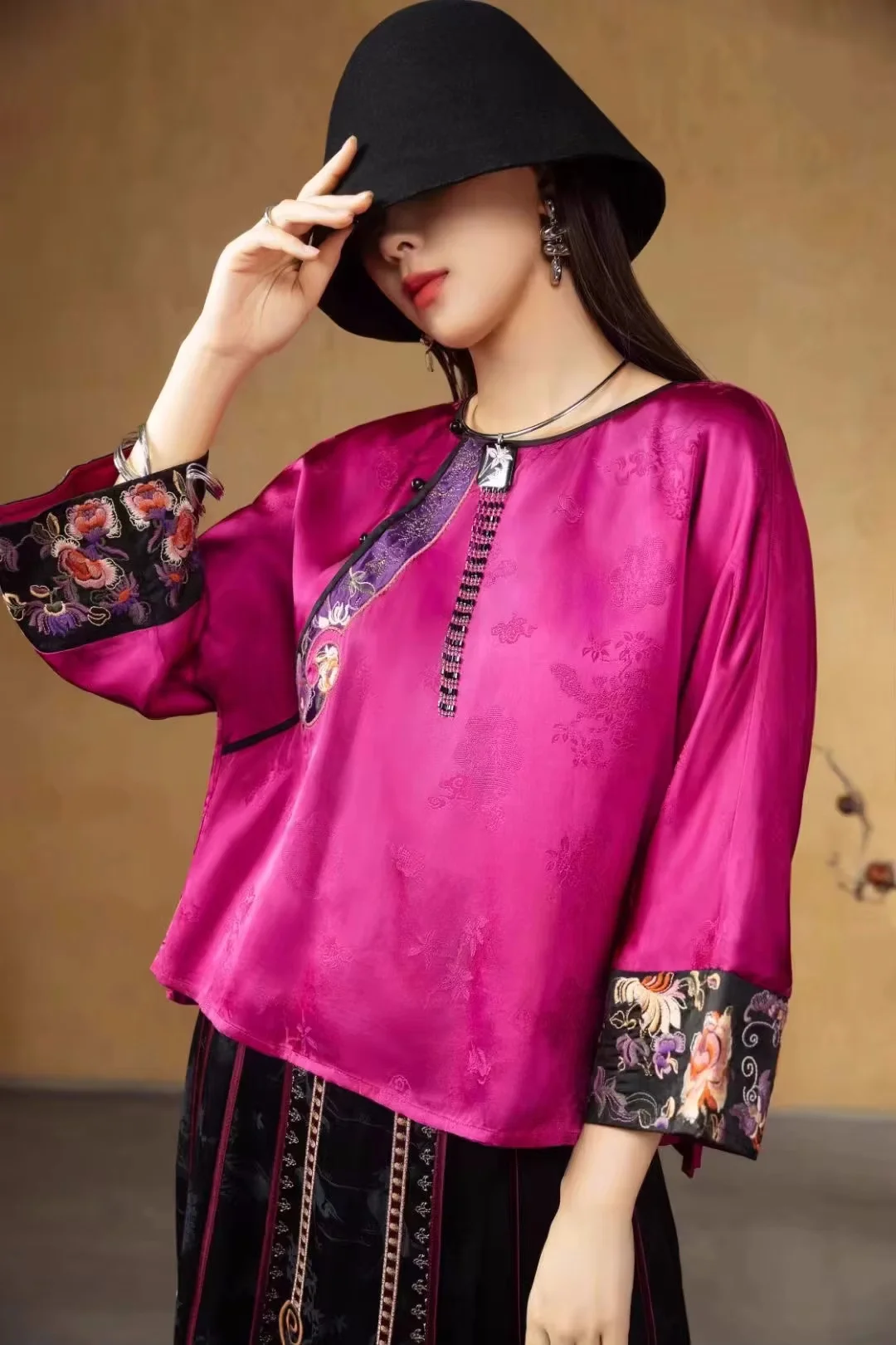 Chinese style blouses Rose jacquard artificial silk O-Neck autumn top Fashion Vintage embroidery Woman clothes