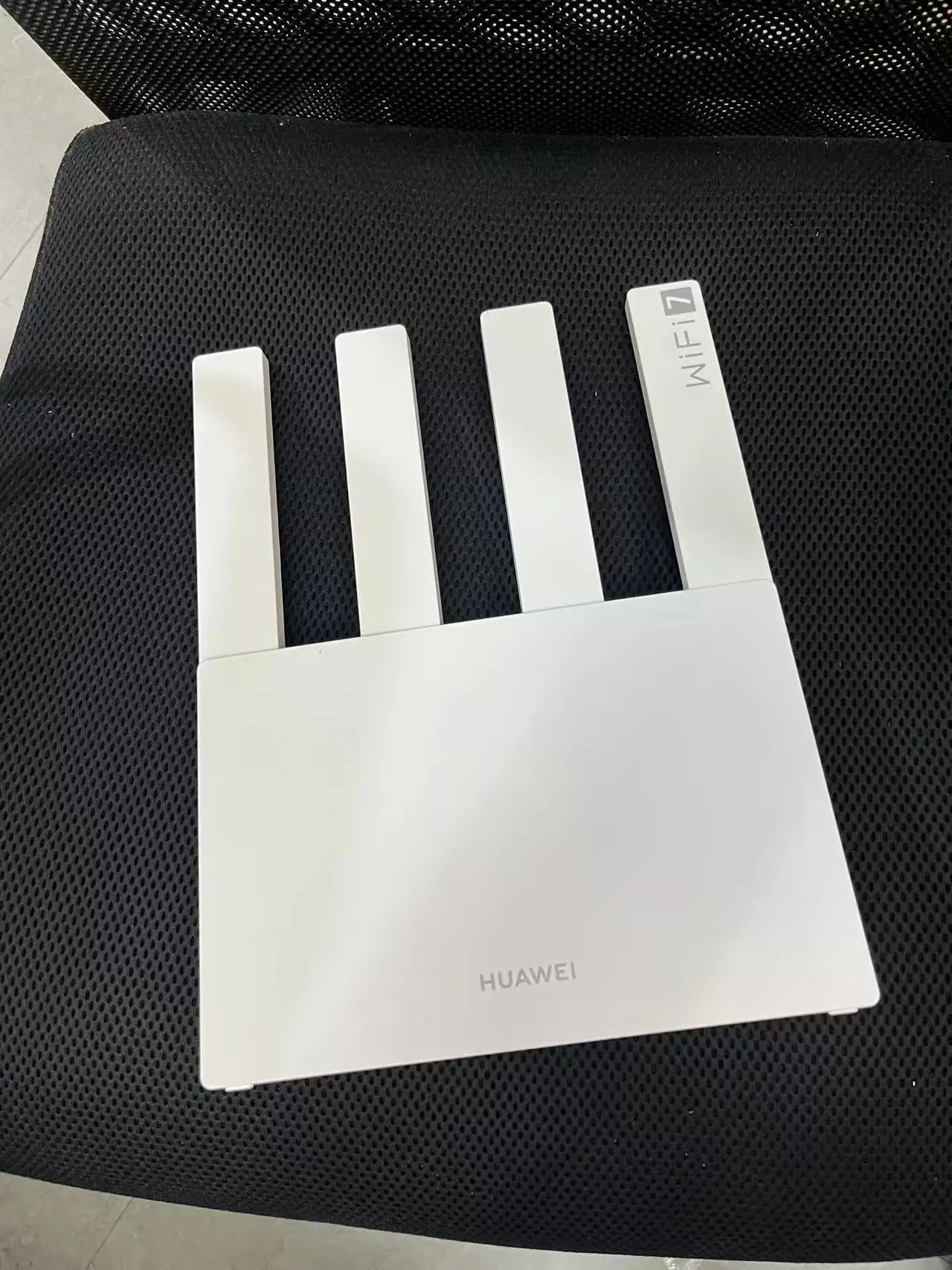 

Беспроводной маршрутизатор HUAWEI WiFi BE3 (WUKUN-BE32) WIFI7 б/у 90%НОВИНКА