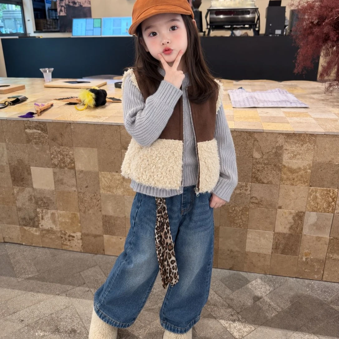 Girls Suit 2026 Autumn and Winter New Childrens Clothing Korean Baby Warm Splicing Lamb Wool Vest and Velvet Jeans Two Sets