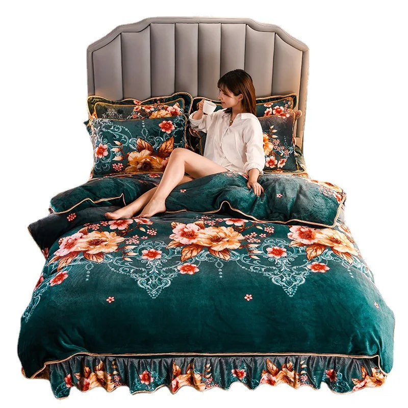 Autumn/Winter Plush 4-Piece Set of Thickened Warm Fleece Bed Sheet Quilt Cover Printed Bed Skirt Household Kit