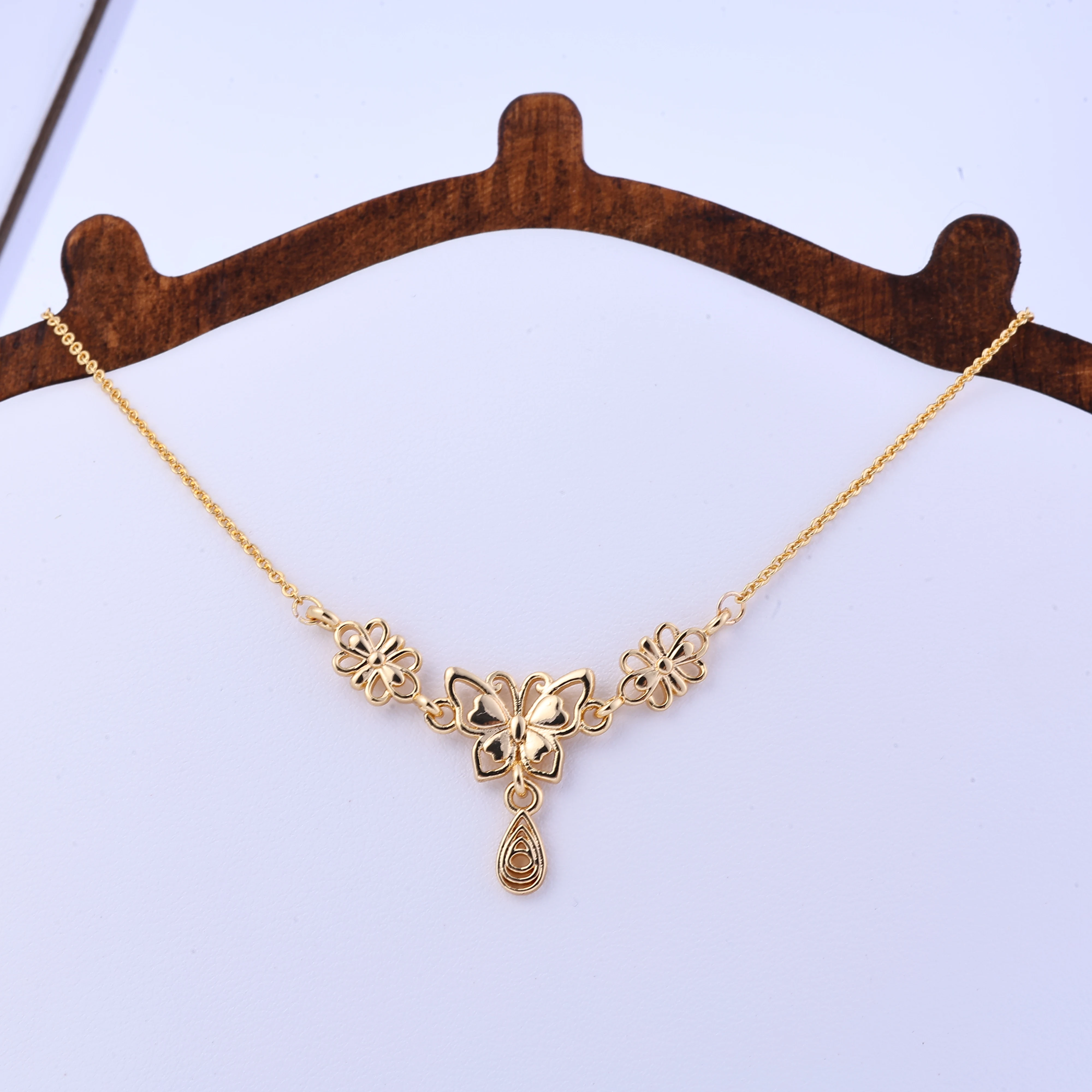 فراشة، فراشة، زهرة، قلادة شرابة، عتيقة، نمط محكمة قديم، زهرة مجوفة، قطرة ماء، سلسلة الترقوة، #1