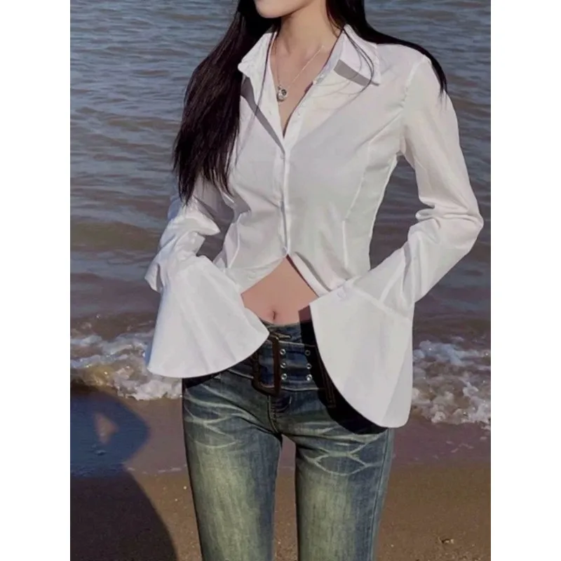 

Рубашка в стиле преппи с длинными рукавами и талией, приталенный белый топ на бретелях