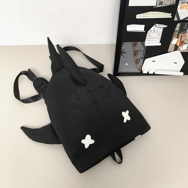 Tas punggung kepribadian Avant-garde pria dan wanita dengan bentuk hiu yang sama ransel kasual kapasitas besar tas desain Niche