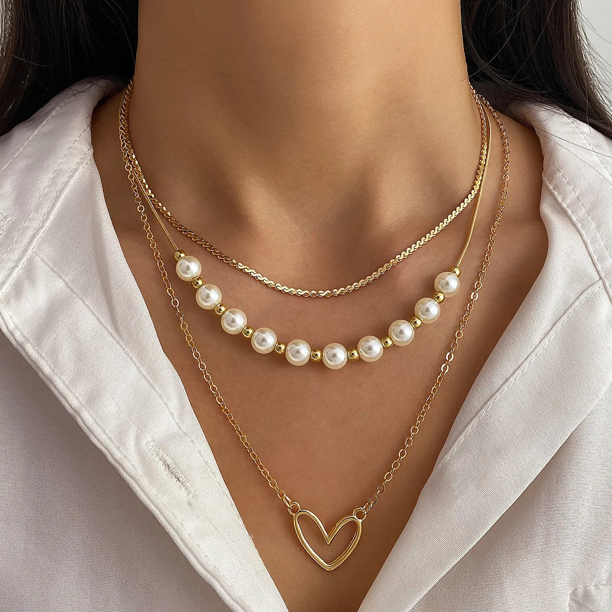 Fashion Imitation Pearl Hollow Out Love Heart Pendant Three-Deck Fold Wear Necklace for Women Sweater Chain Jewelry Party Gift