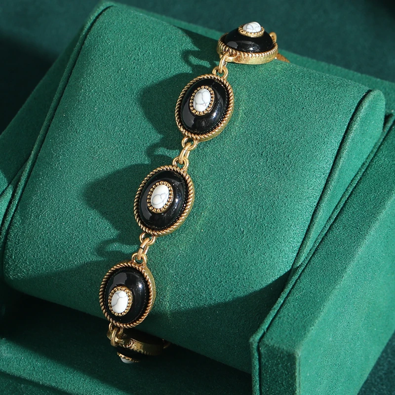 

Vintage Retro Black and White Oval Enamel Bracelets Gold Color Crystal Beads Rhinestones Antique Jewelry Charm Retro Gift New