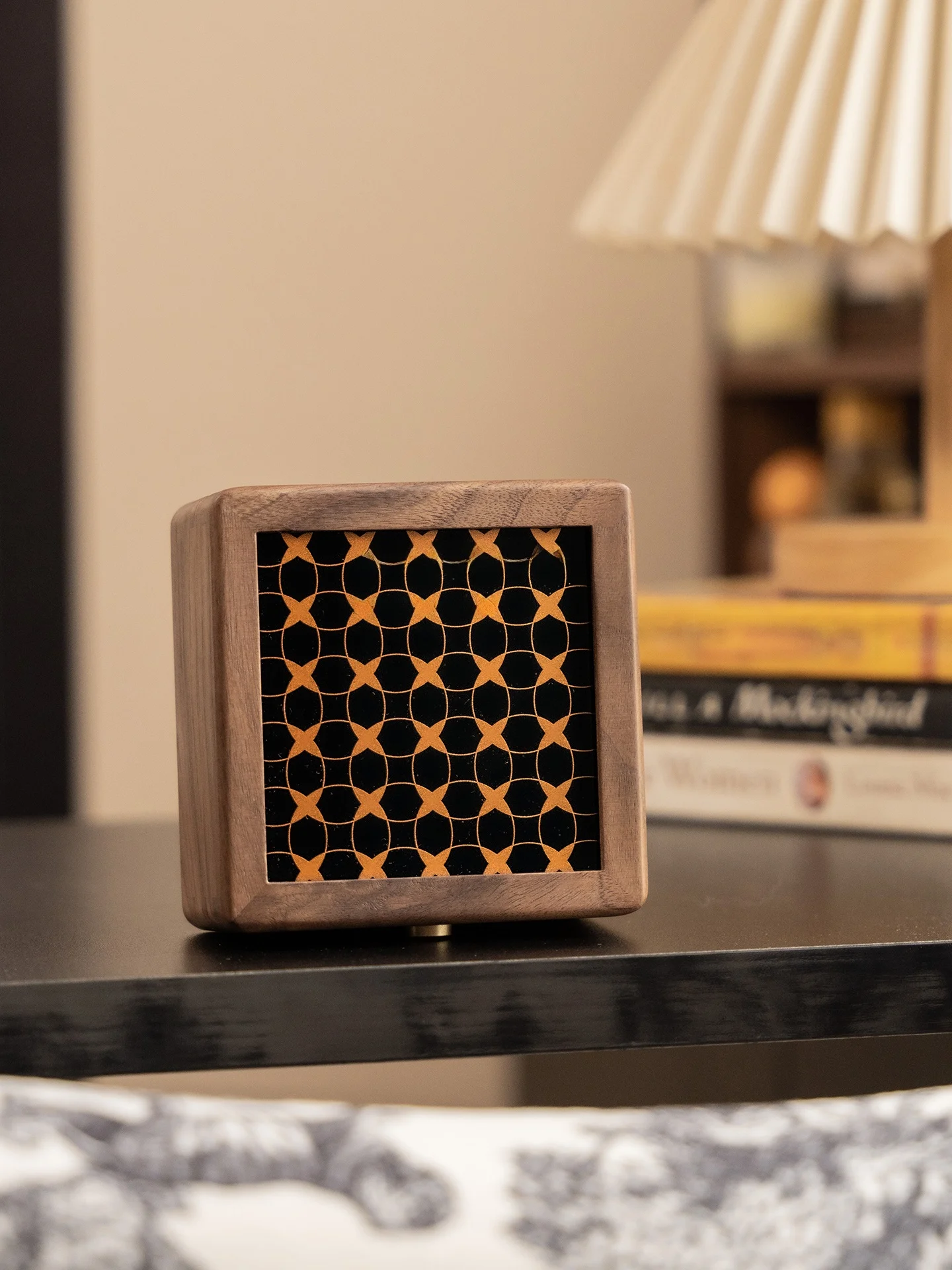 

Premium Small Ultra-Elegant Jewelry Box Antioxidant Black Walnut Wood Jewelry Storage Box High End Precision