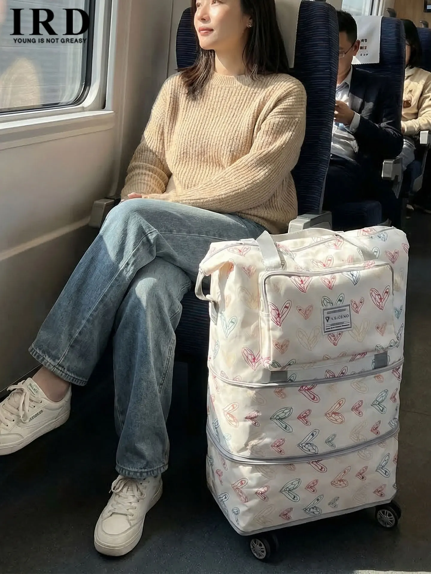 large-capacity-women's-travel-bag-with-smooth-wheels-lightweight-foldable-bag-for-business-trips-and-vacations