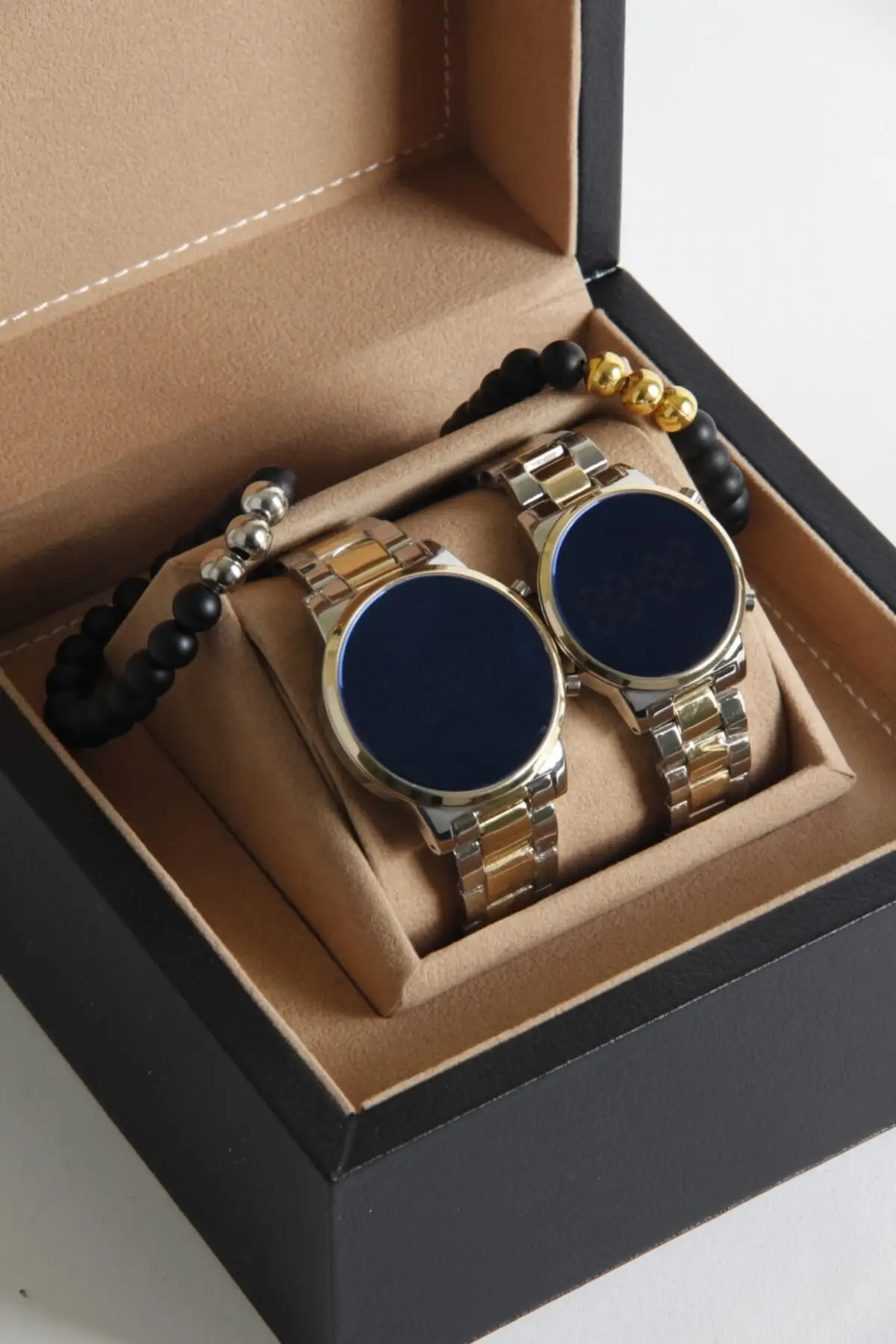 Unisex Gold Metal Cord Blue Screen Couple Wrist watch