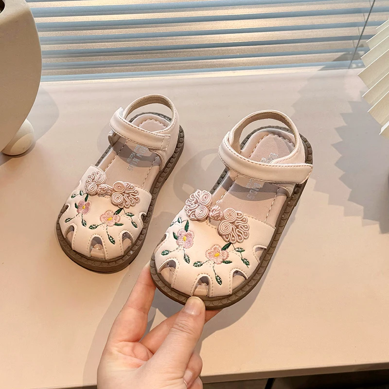 Girl Princess Dress Sandals Summer Chic Children Embroidery Hanfu Sandals Fashion Sweet Flower Kids Cut-outs Flat Sandals Soft