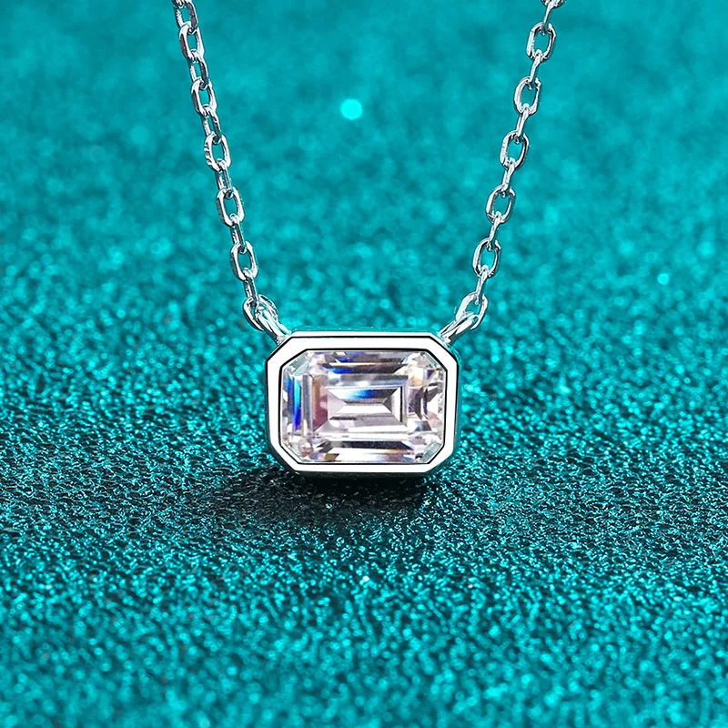 

1CT Moissanite Necklace for Women S925 Pure Silver Emerald Cut Laboratory Diamond Pendant Fashion Party High-end Jewelry