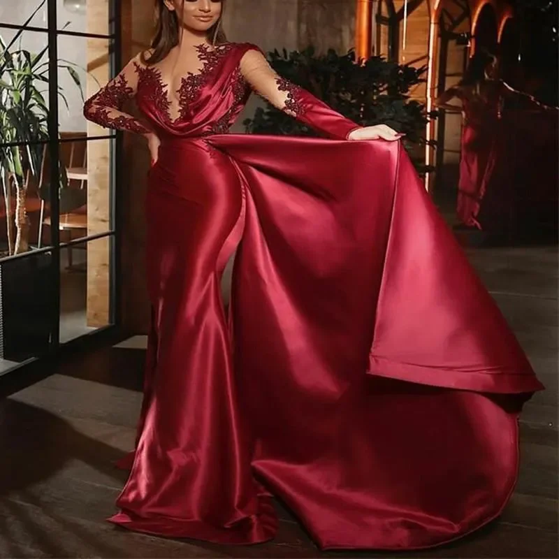 Elegante rote Satin-Meerjungfrauen-Abendkleider mit Überrock, Applikationen, sexy transparenten langen Ärmeln, gerafftem Design, Runway-Ballkleid, formelle Partykleider