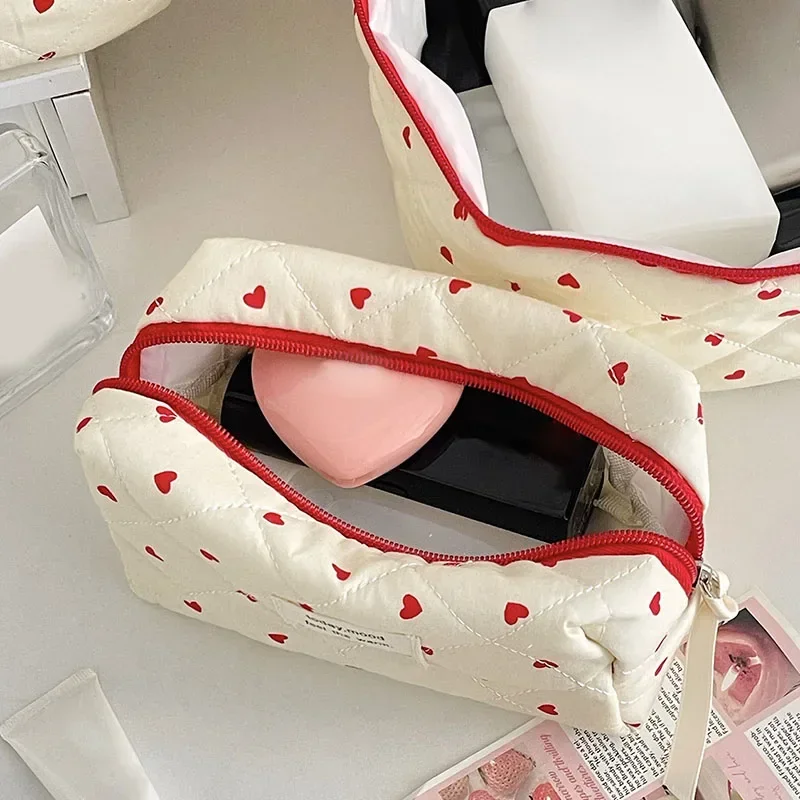 Women's Cosmetic Bags Fashion Ins Heart Quilting Makeup Bag Pouch Small Large Toiletry Handbag Case Ladies Zipper Makeup Bag