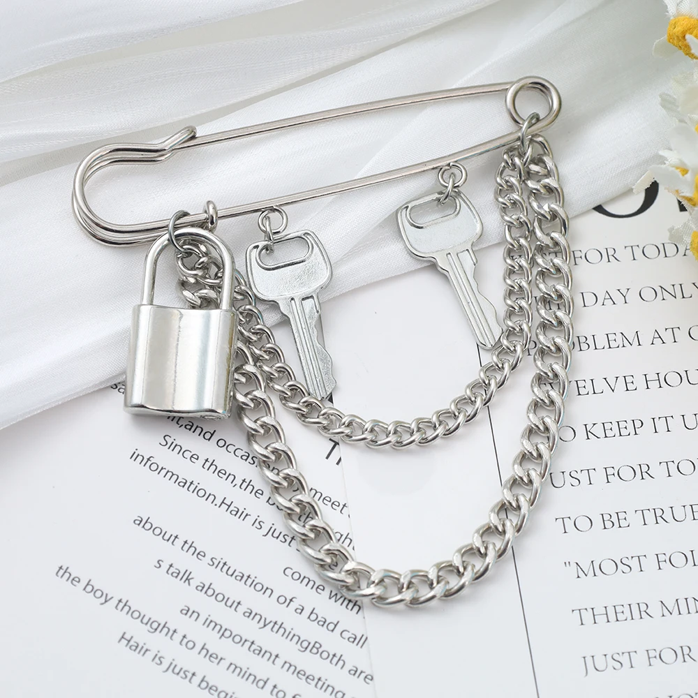Estilo punk broche pinos mini lockset chaves correntes balançar liga de metal esmalte lapela pino jóias bonito terno cachecol acessórios adereços