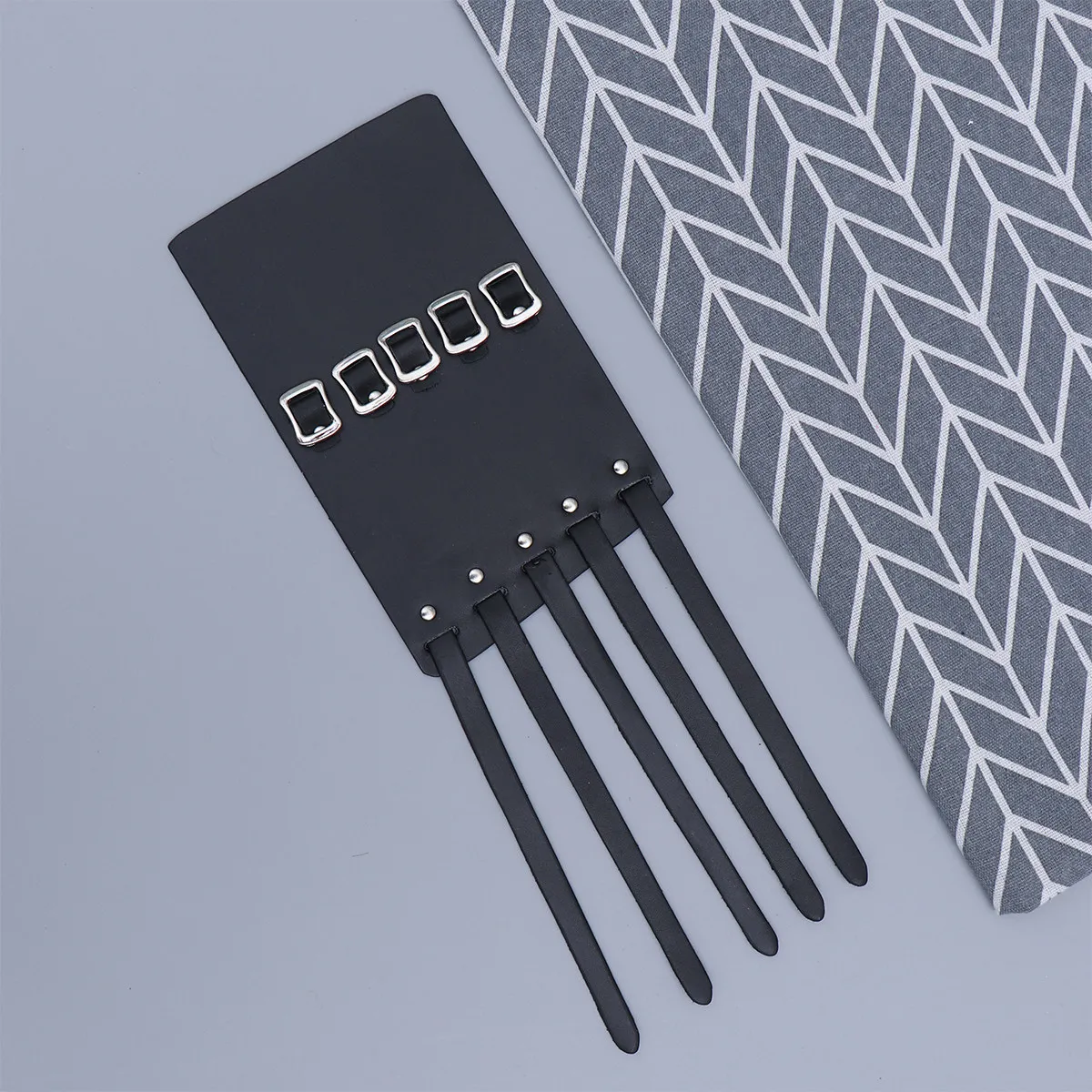 

Простой браслет с 5 рядами квадратных пряжек, удобный, эластичный, водонепроницаемый, защитный, для спорта, вечеринок, в подарок