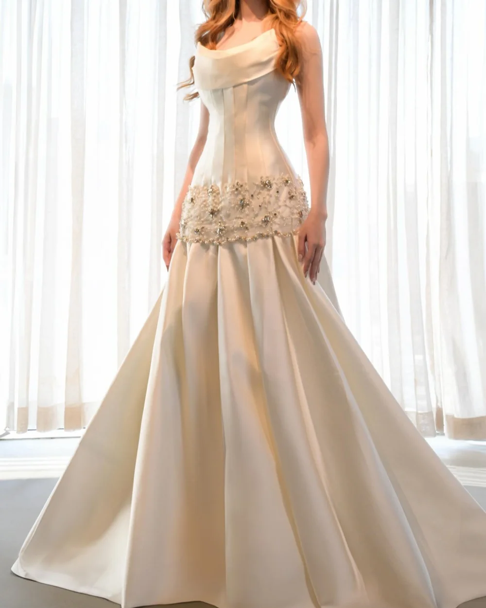 

Customized Modern Style Women Charmeuse Rhinestone Beading A-Line Evening Dresses Fashion Strapless Sleeveless Long Prom Dresses