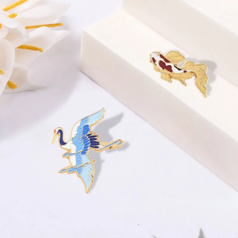 Custom Good Luck Soar In The Sky Brooches for Women Trendy Elegant Pins Party Wedding Jewelry Gift for Friends Crane Koi Brooch