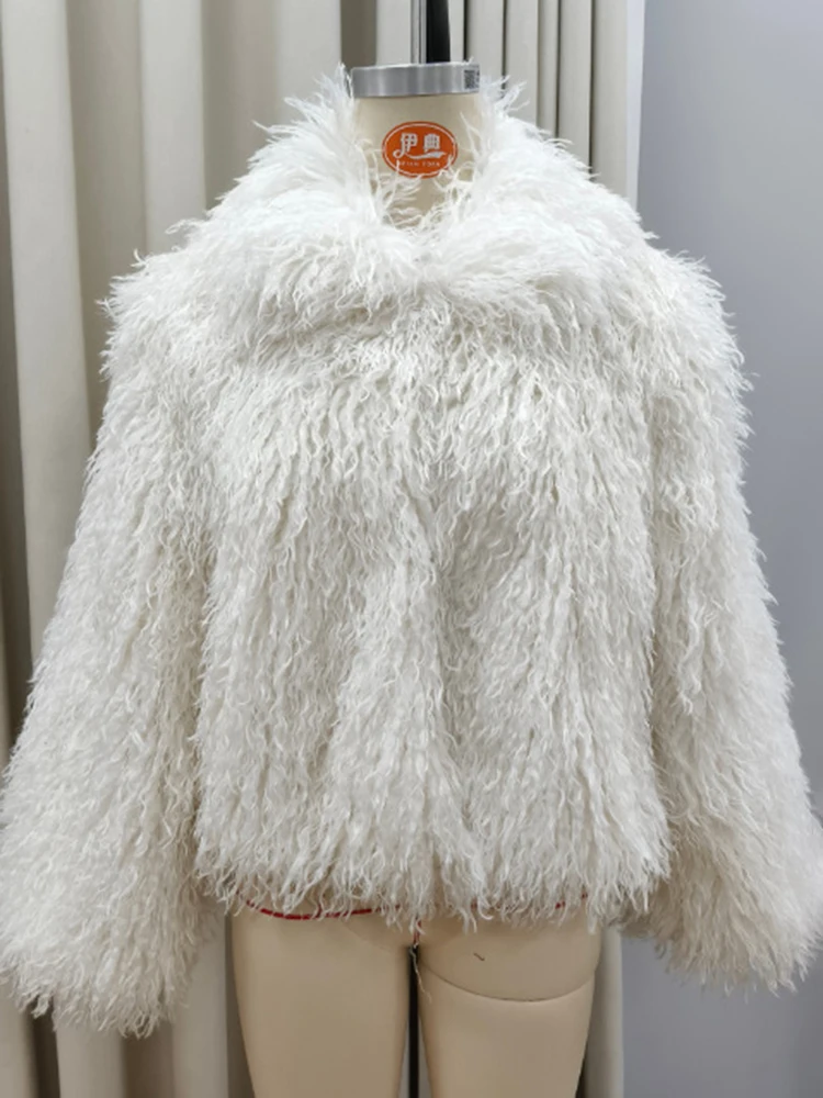 TARUXY Biały krótki płaszcz ze sztucznego futra dla kobiet Moda damska Zimowy ciepły elegancki płaszcz z długim rękawem Lady Street Fur Jacket Coat