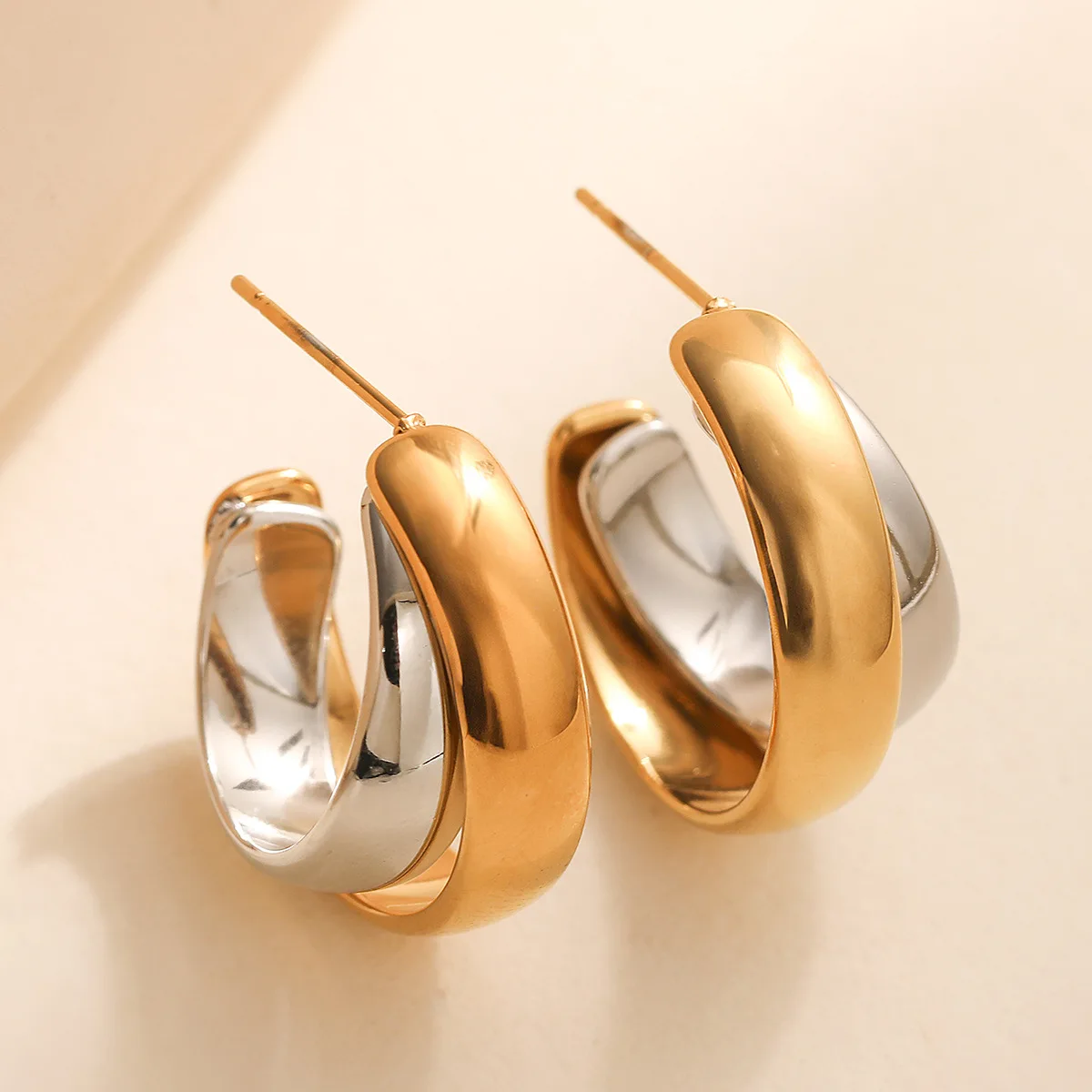 GANPUP Hochwertige Geometrische 2-Farbige C-förmige Ohrstecker für Damen, Modischer Neuer Ohrschmuck, Geschenk für Partys – Detail 4