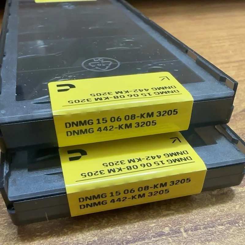 

Hard alloy cutting blades DNMG150608-KM 3205