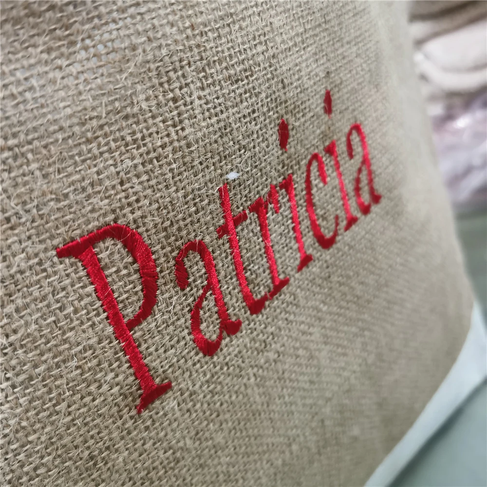 Large Capacity Personalized Name Jute Shopping Bag Custom Embroidered Name Hessian Travel Bag Beach Bag Luxury Handbag for Lady