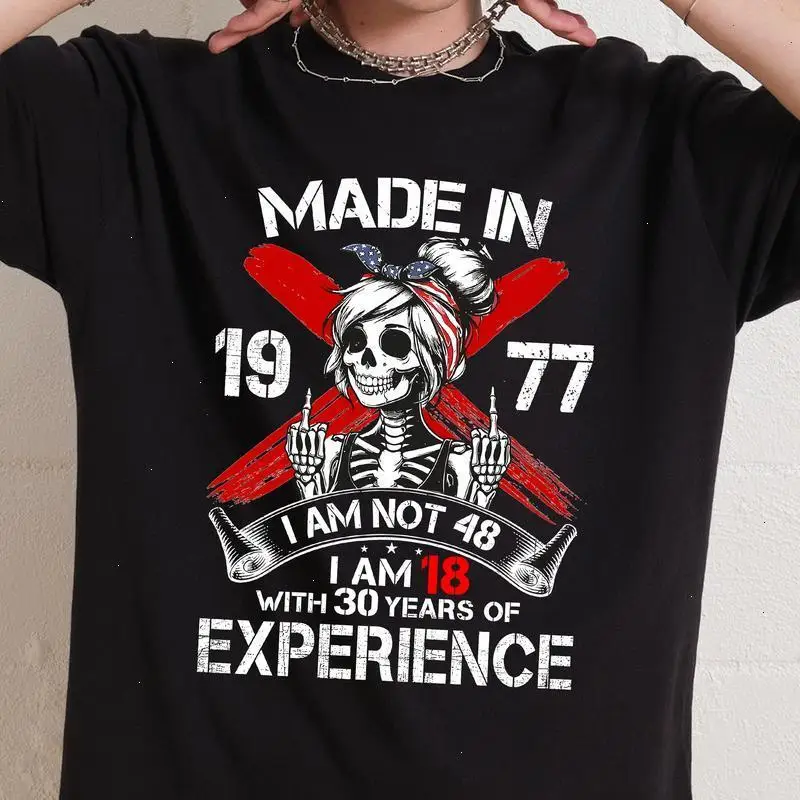 

Made in 1977 T-shirt 48th Birthday Gift for Men Women Funny Slogan Vintage 1977 Skull Graphic Tee 48 Year Old Birthday Party Top