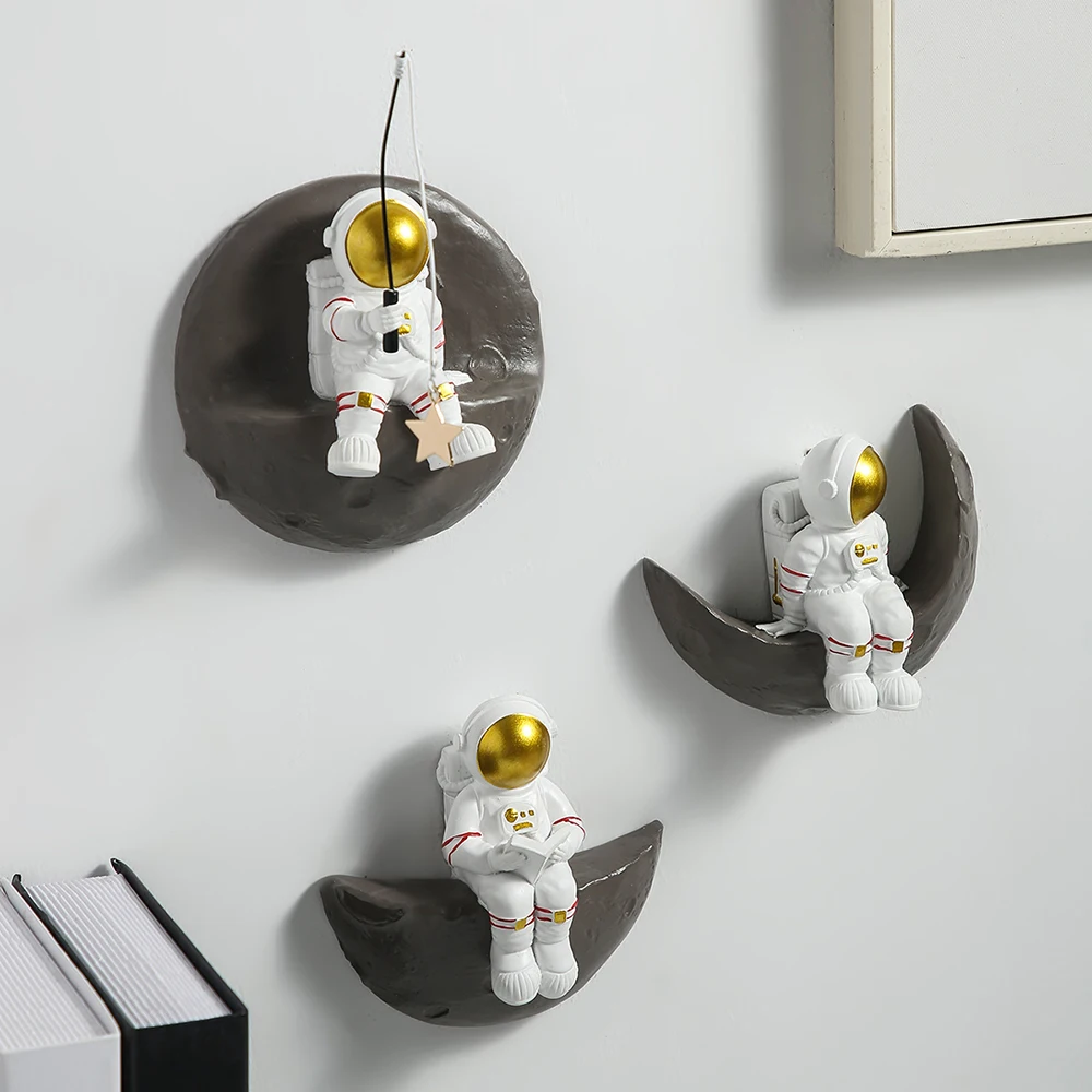 Resin Astronaut Wall Hanging Decoration Creative Cartoon Crafts Modern Home Office Porch Ornaments Lovely Wall Ornament Gifts