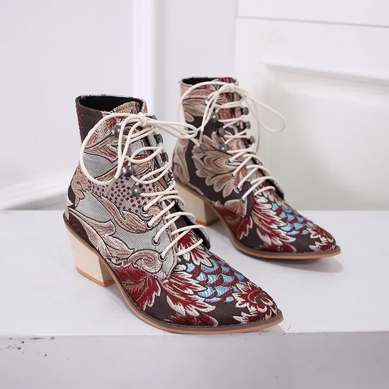 Pointed-toe Embroidery Ethnic Boots Women Low-heel Pumps Platform Red Boots Modern Designer Boots Plus Size Banquet Women Shoes