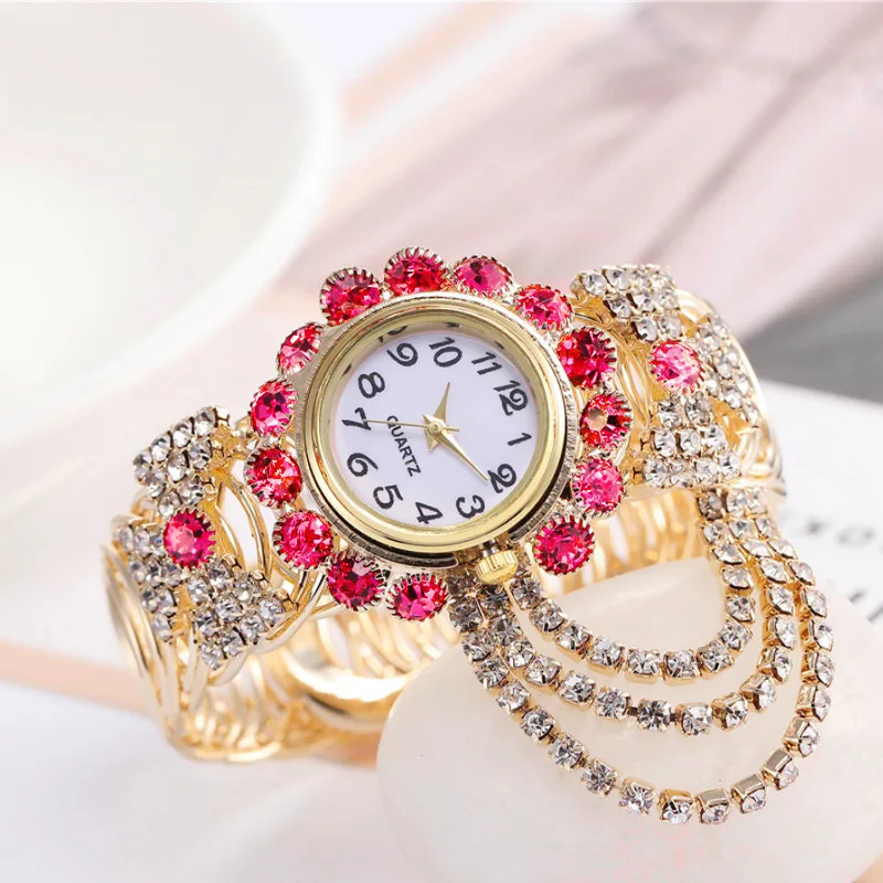 새로운 모드 Vrouwen Horloges Diamant 임베디드 우아한 석영 Horloge Stijlvolle Opening Luxe Creatieve Legering Armband Horloge