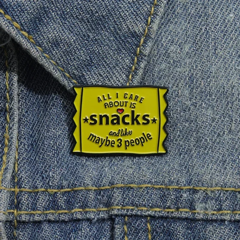 Cartoon Yellow Snack Packaging Bag Design Brooch Cute Letter Metal Badges for Clothes Creative Accessory Pins for Backpacks