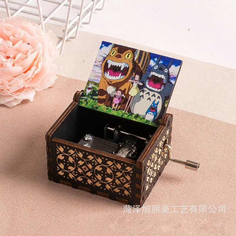 Hayao Miyazakis hand-clockwork music box childlike solid wood creative music box birthday gift music box sailor