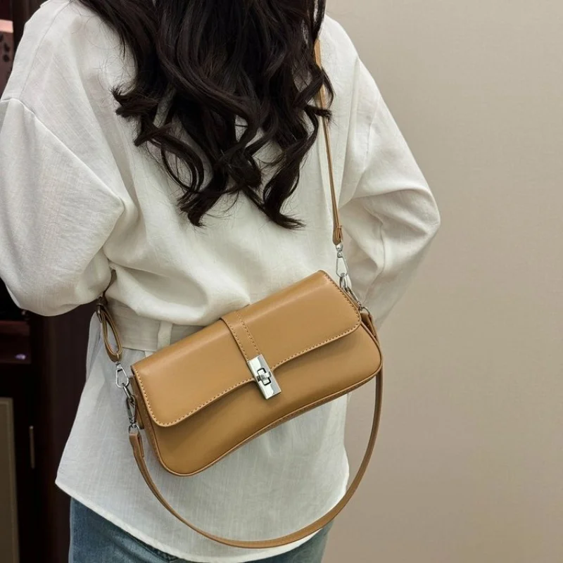 

Women's Handbag Made Of Linen Leather Featuring Breathable Elegant Vilnius Durable Spacious Soft Refined Look​