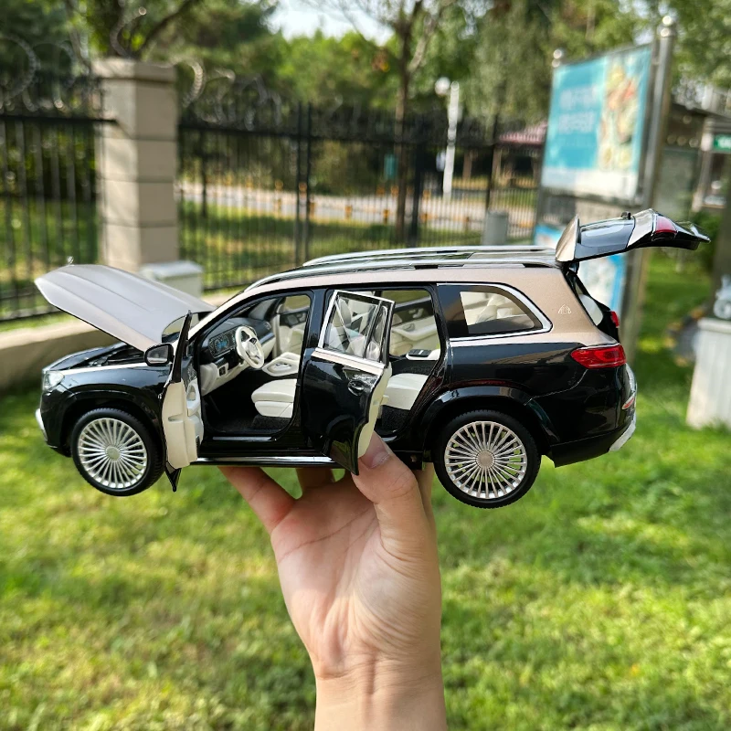 PARAGON 1/18 for Mercedes Maybach GLS600 alloy full open car model SUV display gift collection for friends and relatives