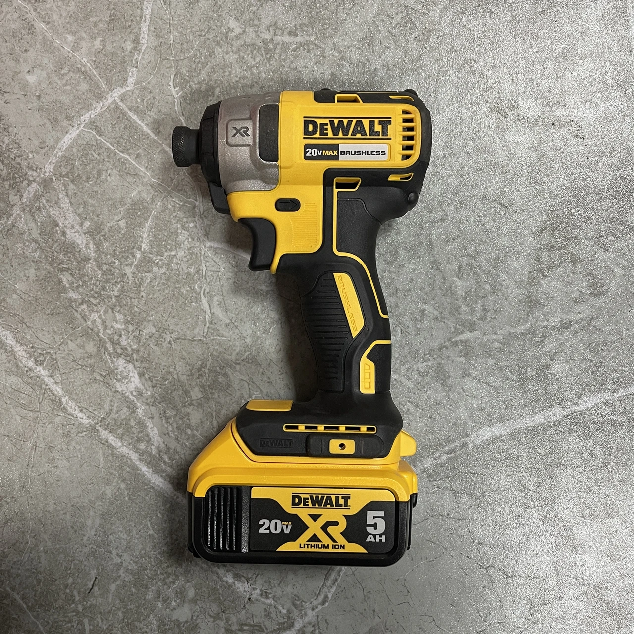 

DEWALT DCF7871 20V MAX Cordless 1/4" 20 Volt Brushless Impact Driver Includes 5.0AH battery second-hand