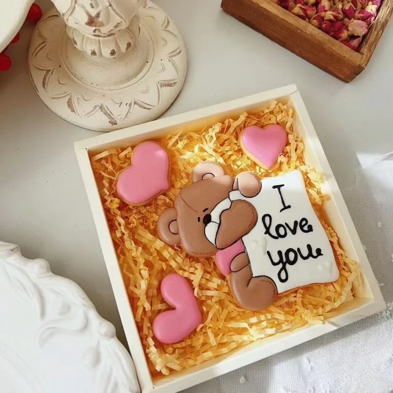 Valentine\'s Day Style Cookie Cutters and Stamps Cute Bear Biscuit Molds DIY Lover Cake Fondant Baking Tools Wedding Dessert gift